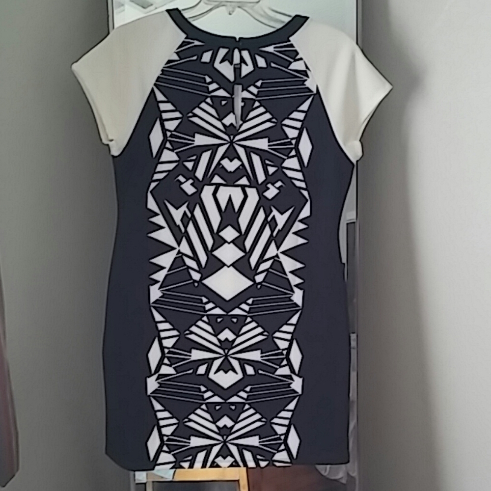 DRESS - Picture 2 of 3